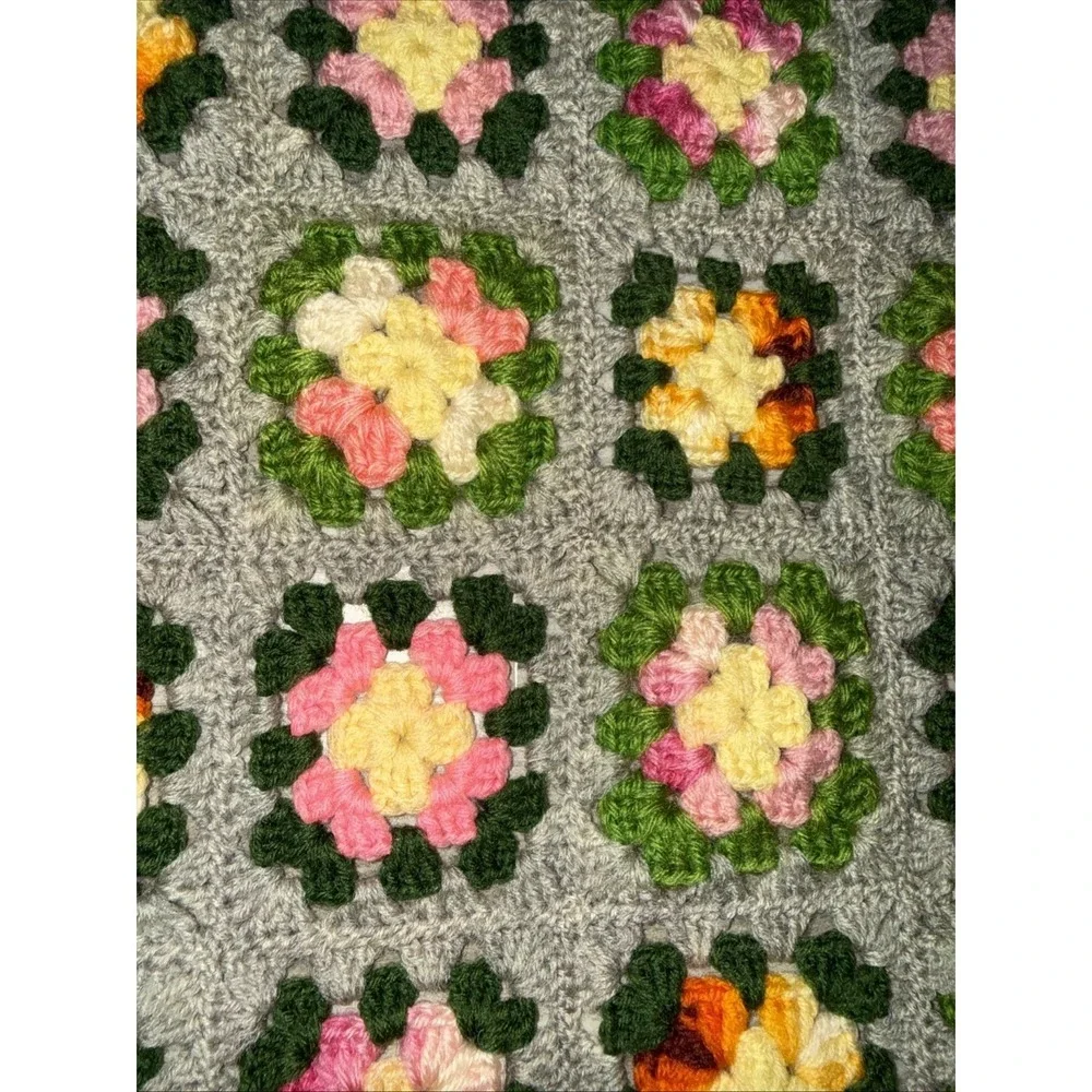 Vtg 70's Handmade Granny Square Afghan Crochet Lap Throw Baby Blanket 48X34